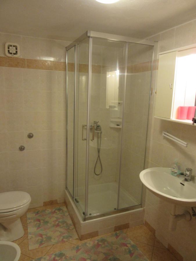 Apartmani Gracijela Karlobag Esterno foto