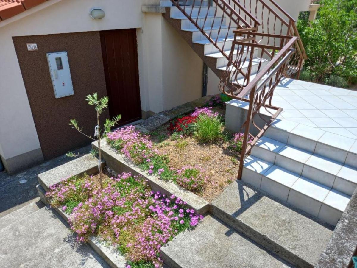Apartmani Gracijela Karlobag Esterno foto