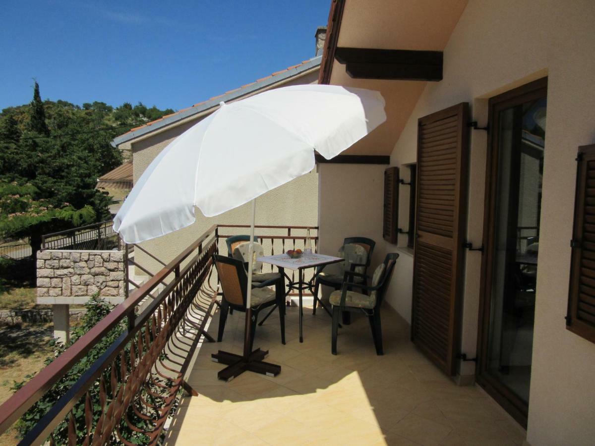 Apartmani Gracijela Karlobag Esterno foto