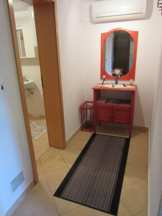 Apartmani Gracijela Karlobag Esterno foto