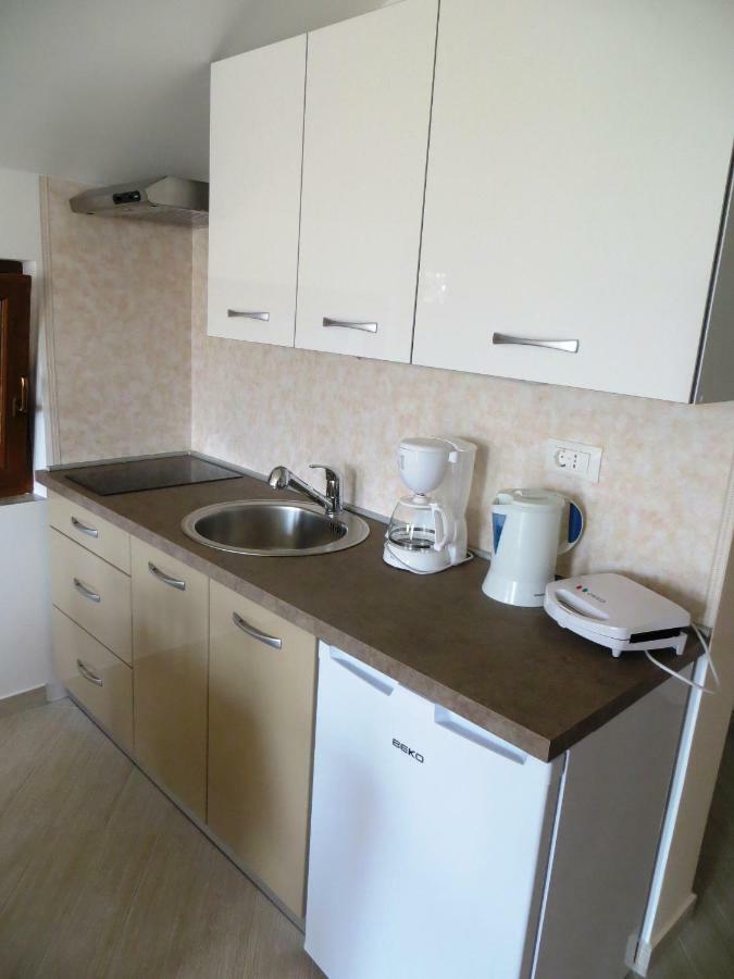 Apartmani Gracijela Karlobag Esterno foto