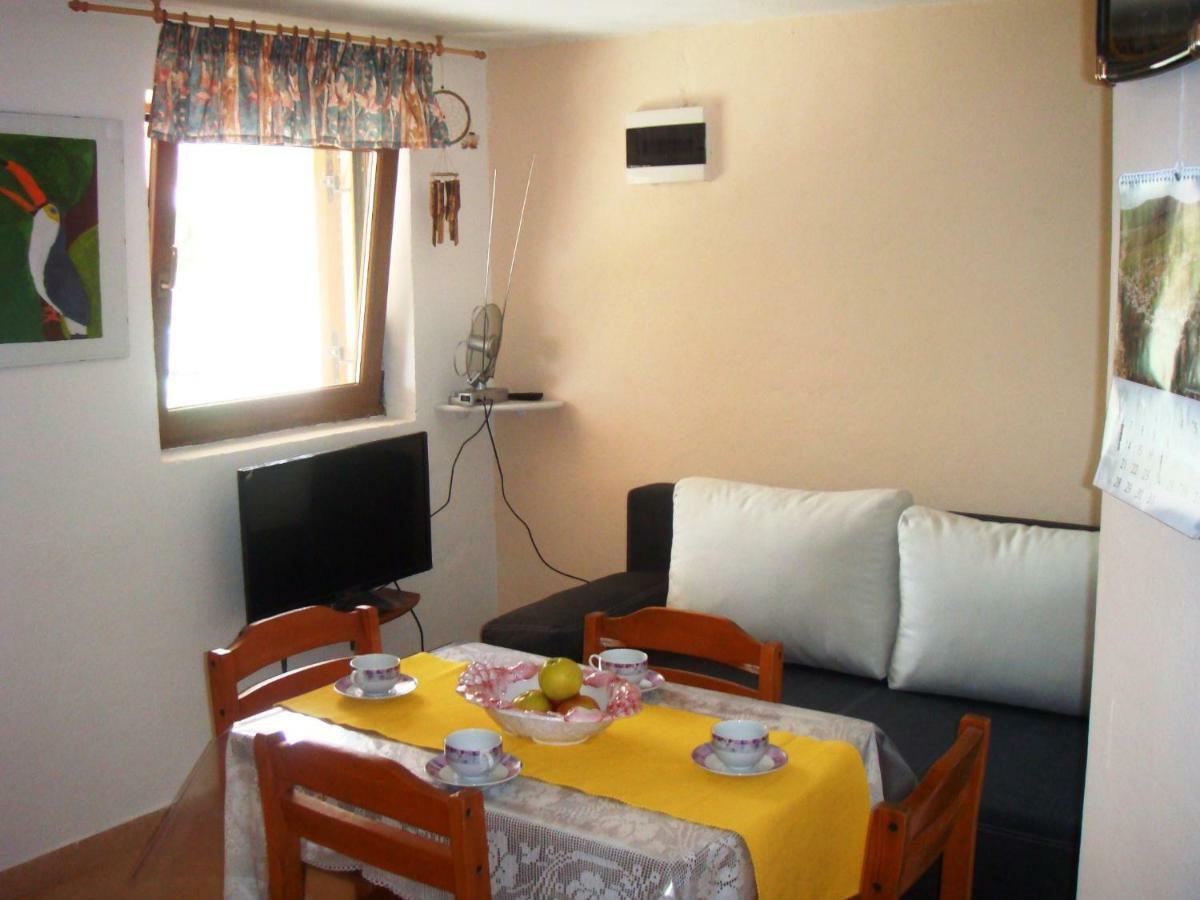 Apartmani Gracijela Karlobag Esterno foto